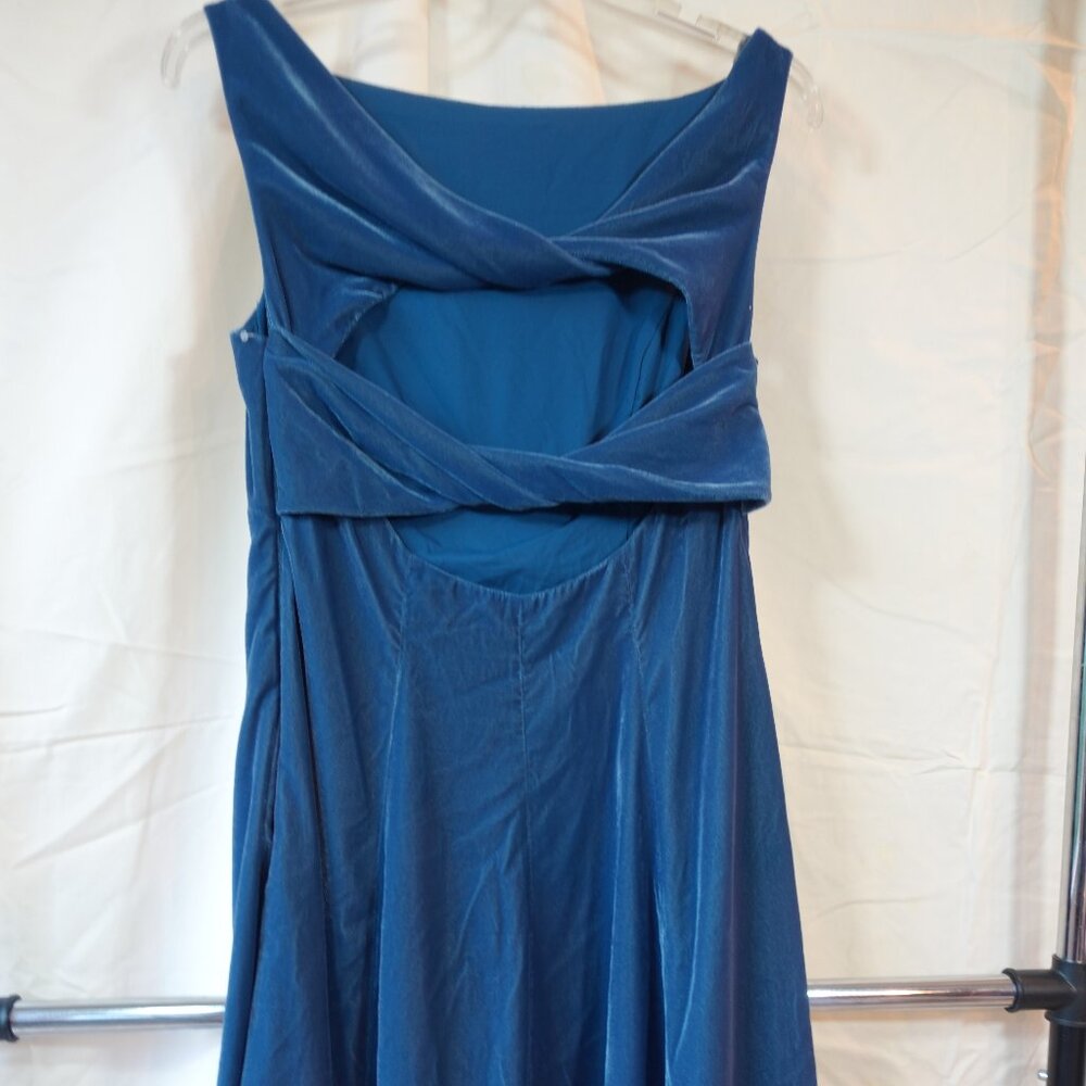 NWOT Gal Meets Glam Christine Velvet Dress - Picture 3 of 4